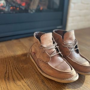 Handcrafted Oliberté men’s Mogado shoe in antique brown
